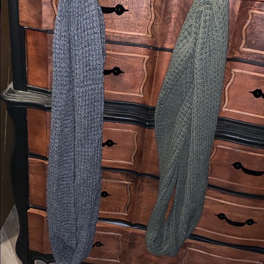 Knit t scarf